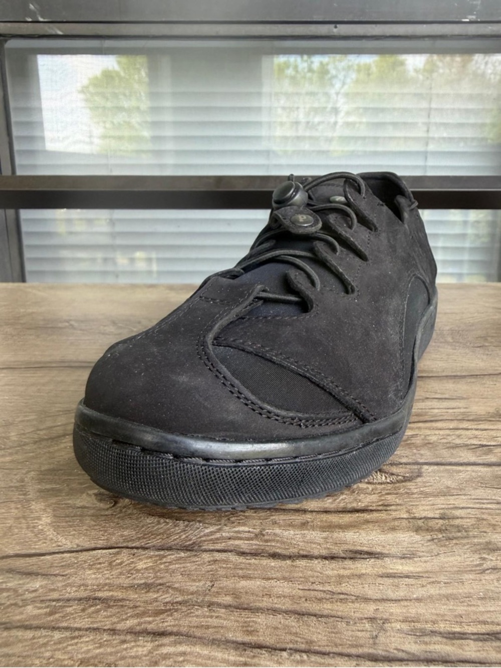 Pandere Barista Women’s Black Suede Casual Lace-Up Sneakers size 9
